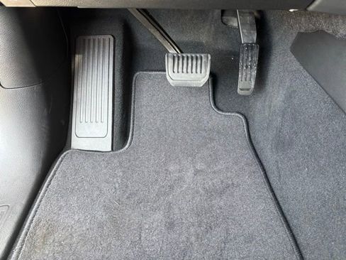 New 2026 Jeep Grand Cherokee L Limited RWD image 15