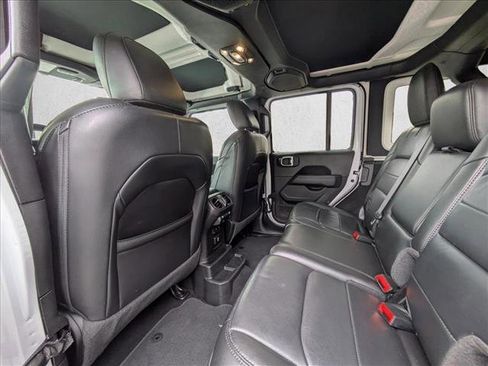Used 2020 Jeep Wrangler Unlimited Sahara image 21