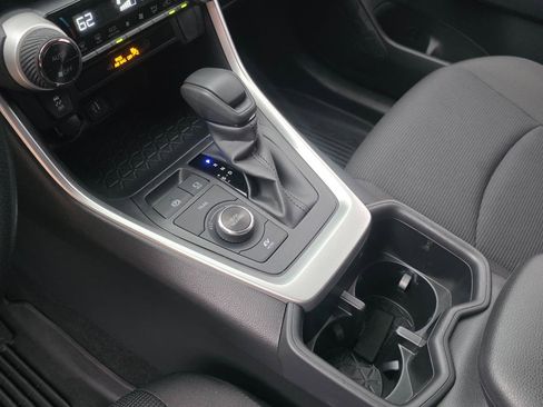 Used 2025 Toyota RAV4 LE AWD/4WD image 8