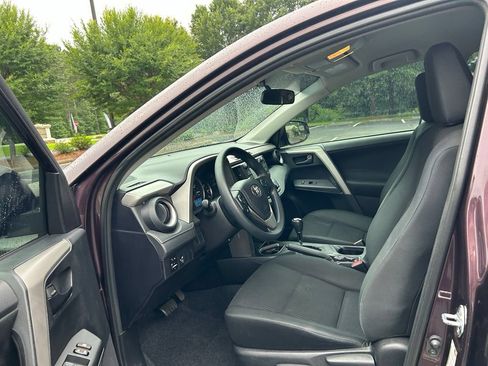Used 2016 Toyota RAV4 LE FWD image 30