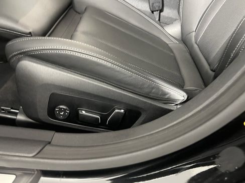 Used 2025 BMW i4 eDrive40 image 26