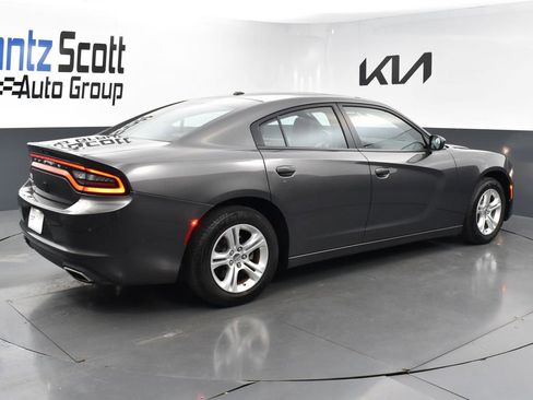 Used 2022 Dodge Charger SXT w/ Leather Interior Group image 5