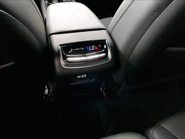 Certified 2025 Cadillac XT6 Luxury FWD image 25