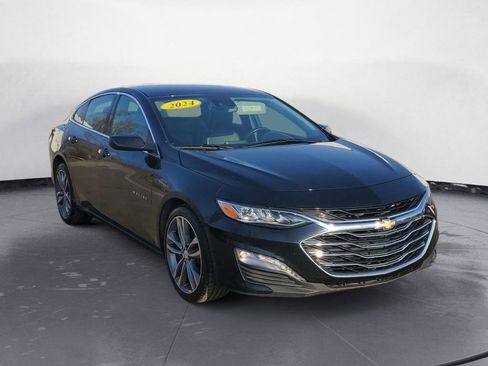 Used 2024 Chevrolet Malibu LT image 2
