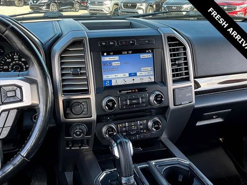 Used 2017 Ford F150 Platinum w/ Equipment Group 701A Luxury AWD/4WD image 10