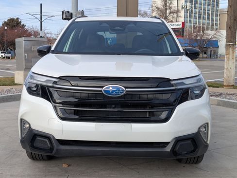 Used 2025 Subaru Forester Touring image 11