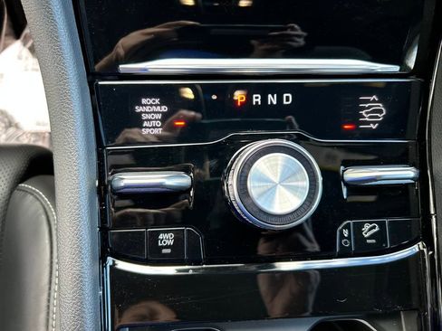 Used 2025 Jeep Grand Cherokee L Overland w/ Advanced Protech Group III image 18