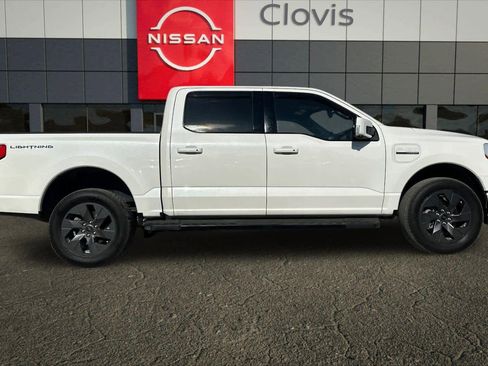 Used 2022 Ford F150 Lightning Lariat image 9