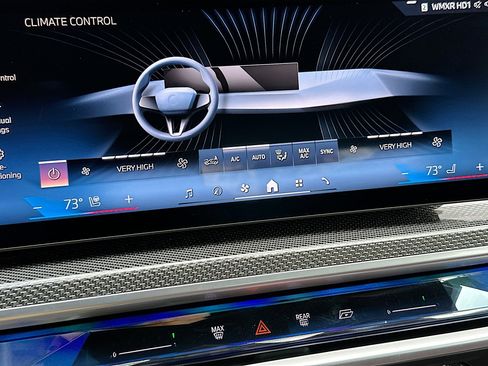 Used 2023 BMW 740i 740i w/ Parking Assistance Package image 16