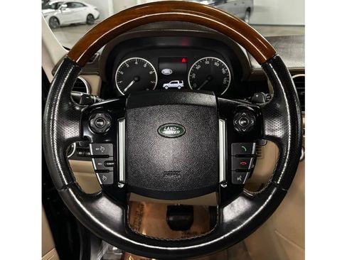 Used 2015 Land Rover LR4 HSE LUX image 25