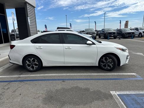 Used 2020 Kia Forte LXS FWD image 5