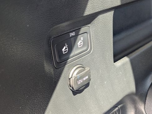 Certified 2024 Kia Telluride S image 14