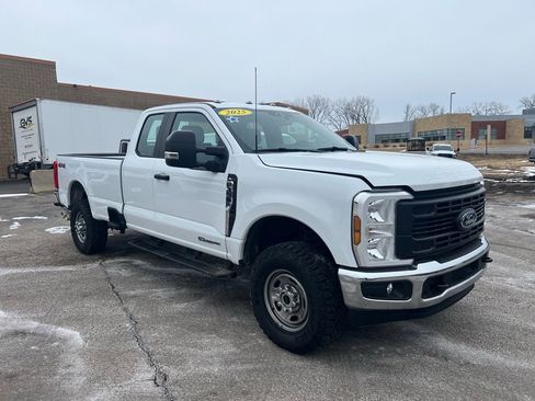 Used 2025 Ford F350 XL w/ XL Off-Road Package AWD/4WD image 2