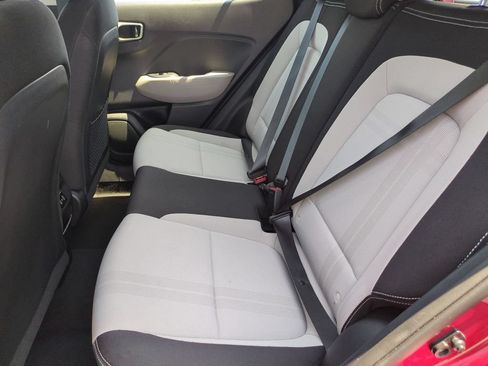 Used 2025 Hyundai Venue SEL FWD image 27