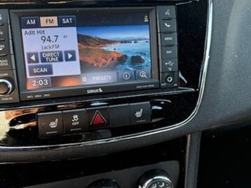 Used 2013 Chrysler 200 Limited w/ Sun/Sound Group image 12