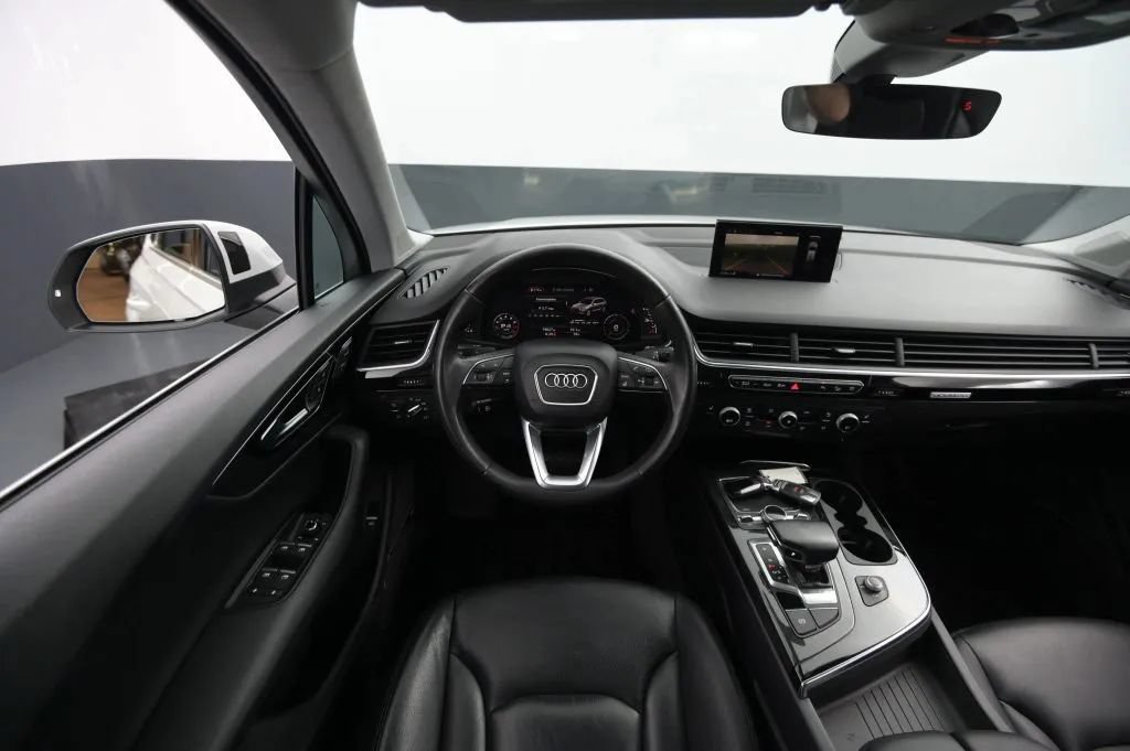Used 2018 Audi Q7 3.0T Premium Plus w/ Premium Plus Package AWD/4WD image 36