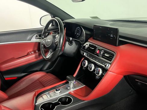 Used 2023 Genesis G70 3.3T w/ Sport Advanced Package image 32