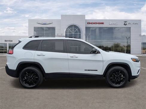 Certified 2023 Jeep Cherokee Altitude Lux AWD/4WD image 2