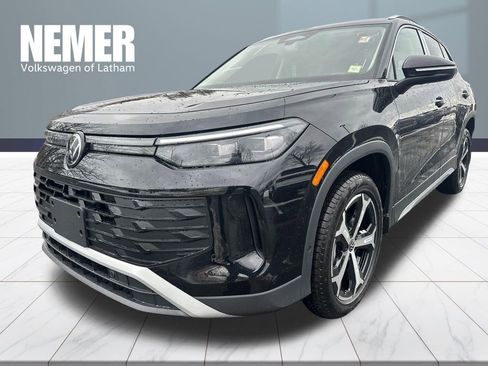 New 2026 Volkswagen Tiguan SE image 1