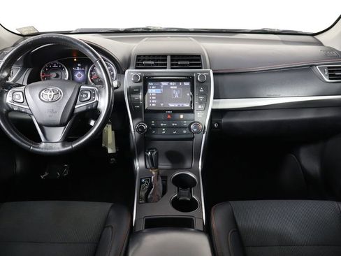 Used 2017 Toyota Camry SE w/ Moonroof Package FWD image 13