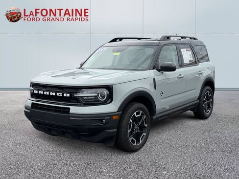 Used 2023 Ford Bronco Sport Outer Banks AWD/4WD image 1
