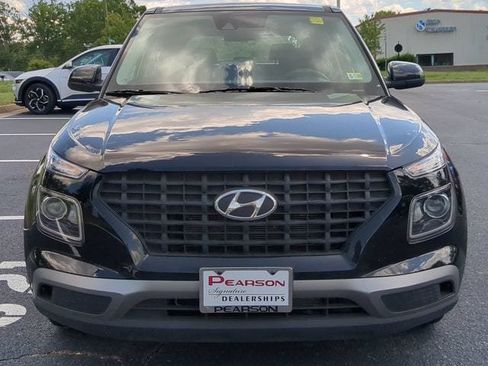 Used 2021 Hyundai Venue SE FWD image 8