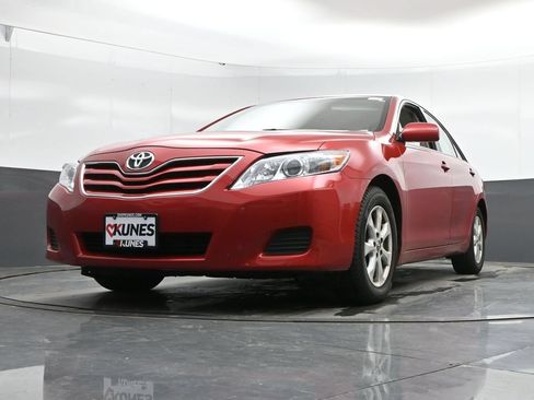 Used 2010 Toyota Camry FWD image 40