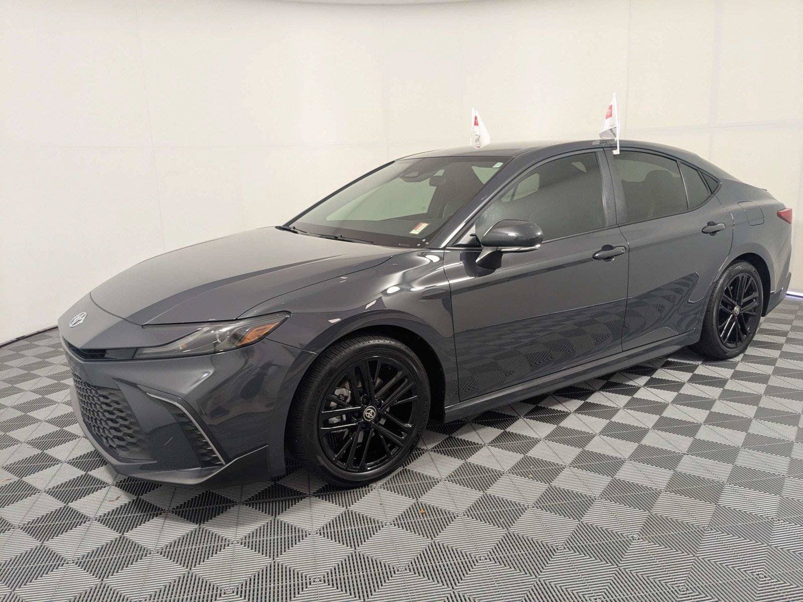 Used 2026 Toyota Camry SE FWD image 2