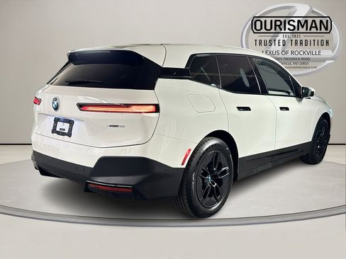 Used 2024 BMW iX xDrive50 w/ Premium Package image 8