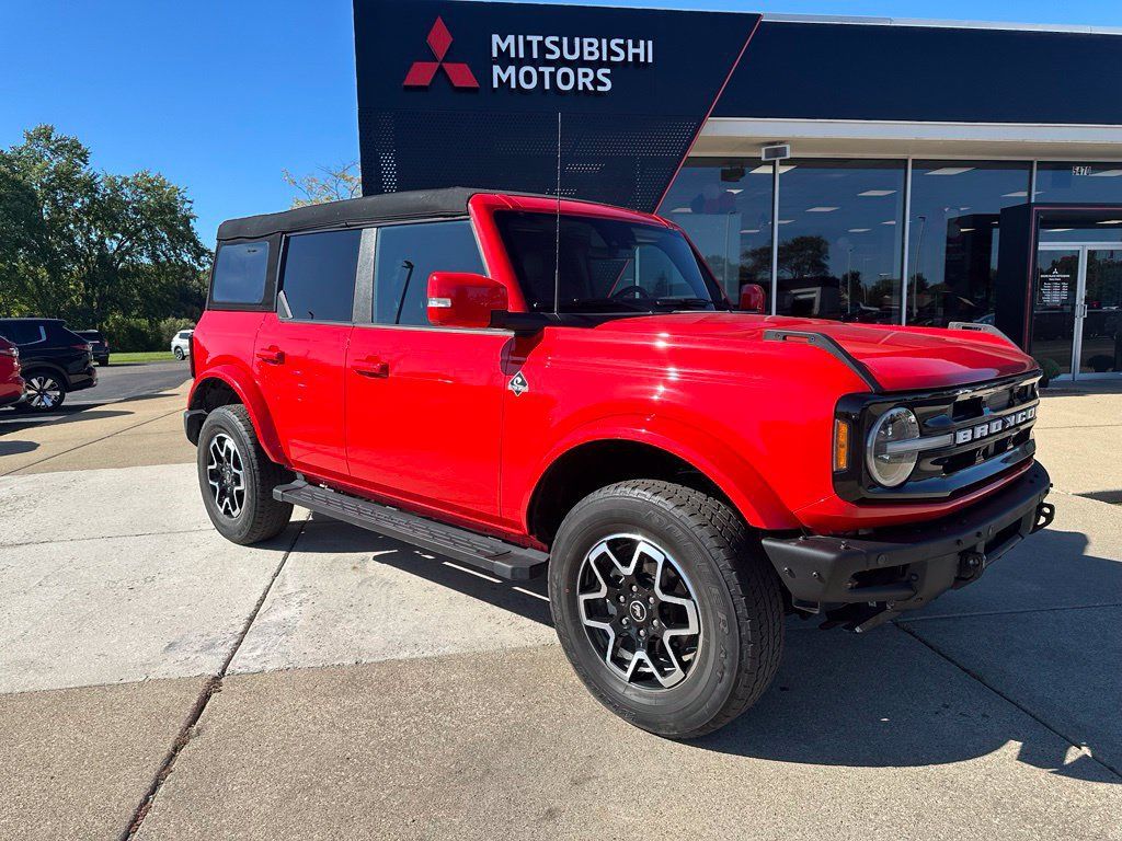 Used 2024 Ford Bronco Outer Banks AWD/4WD image 12