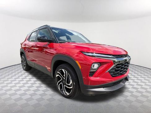 Used 2026 Chevrolet TrailBlazer RS w/ Convenience Package AWD/4WD image 3