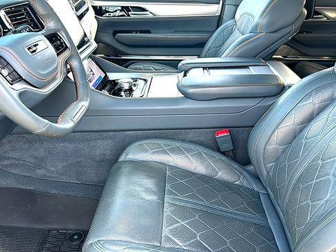 Used 2022 Jeep Grand Wagoneer Series III w/ Rear Seat Video Group 1 image 13