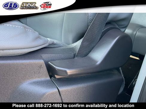 Used 2016 Ford Transit 150 XL image 11