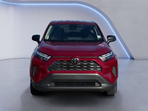 Used 2023 Toyota RAV4 LE image 2