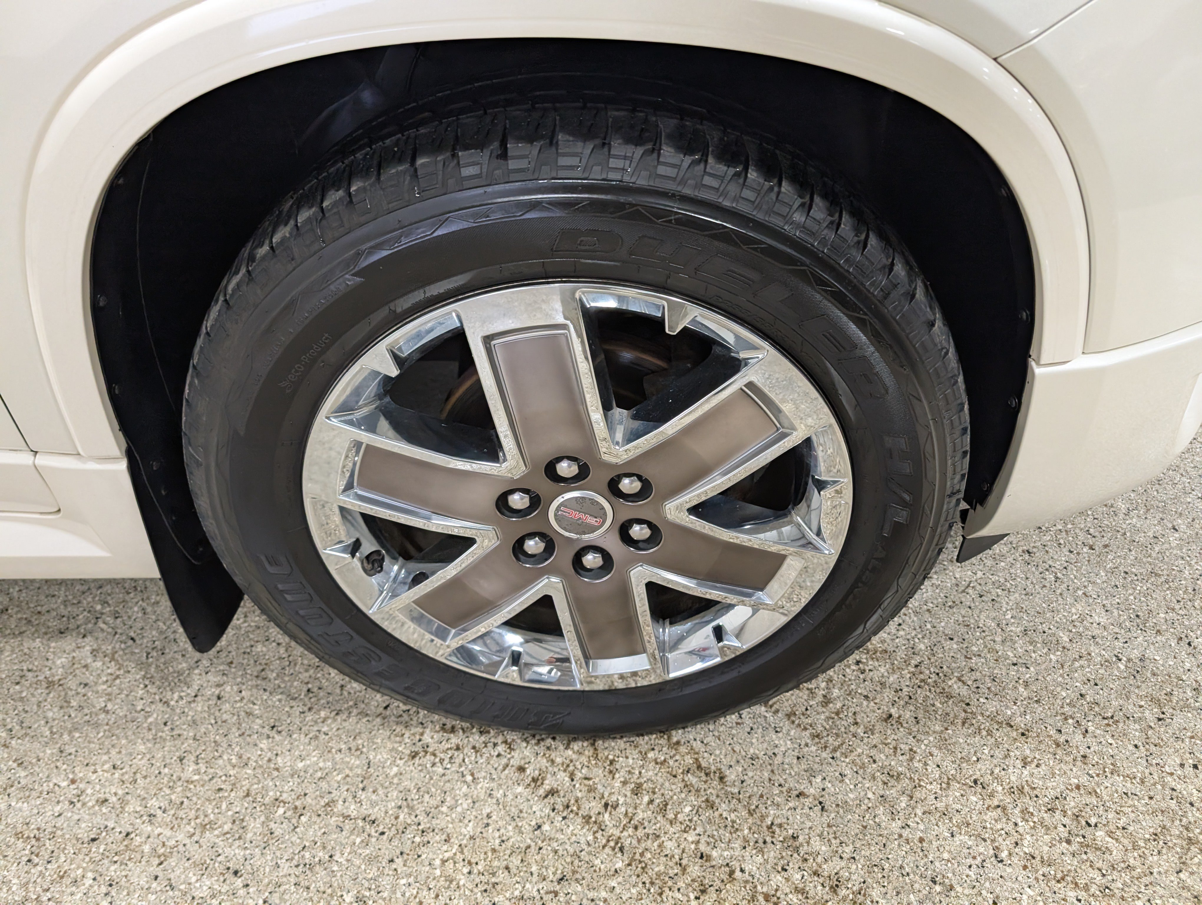 Used 2011 GMC Acadia Denali AWD/4WD image 12