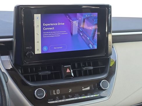 Used 2025 Toyota Corolla LE FWD image 20