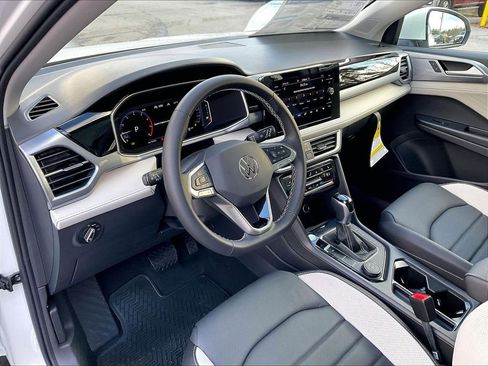 New 2026 Volkswagen Taos SEL AWD/4WD image 9