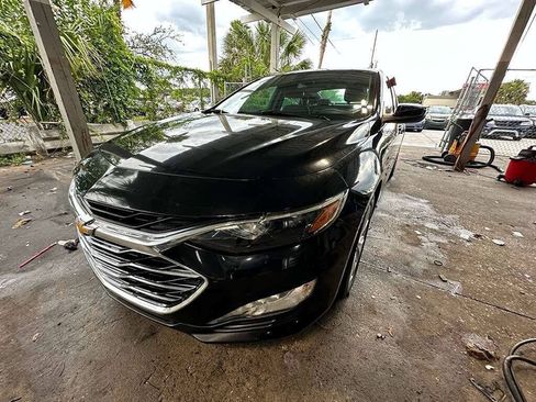 Used 2020 Chevrolet Malibu LT FWD image 2