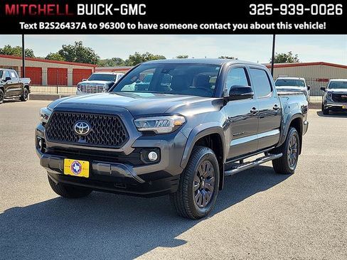 Used 2022 Toyota Tacoma Limited image 1
