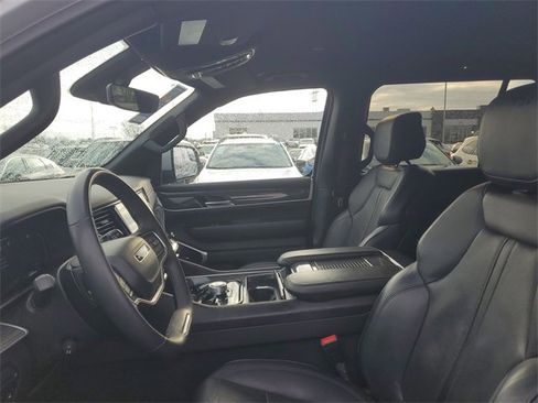 Used 2022 Jeep Wagoneer Series II image 17