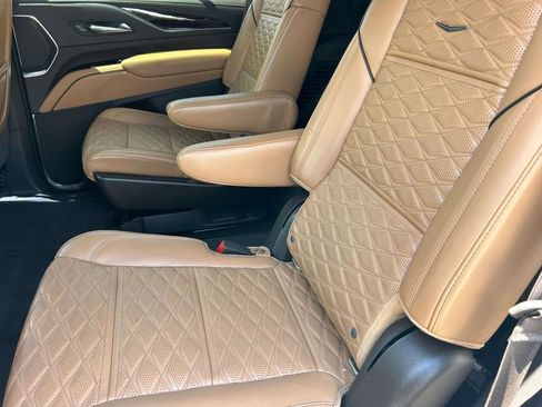 Used 2021 Cadillac Escalade Sport w/ Driver Assist Tech Package AWD/4WD image 19