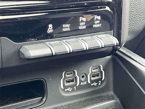 Used 2020 RAM 1500 Laramie image 29