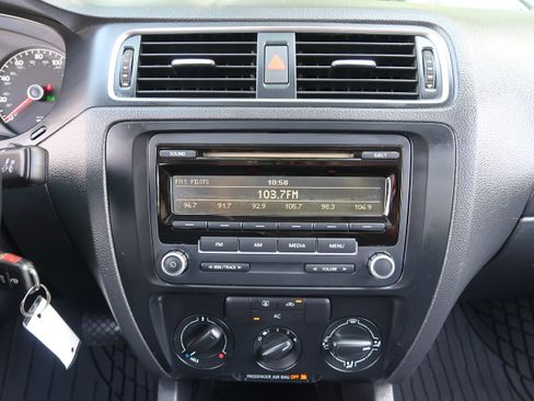 Used 2012 Volkswagen Jetta S FWD image 16