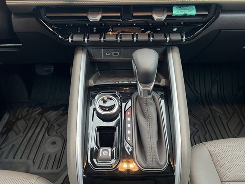 Used 2025 Chevrolet Colorado ZR2 w/ Technology Package image 27