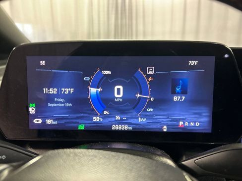 Used 2025 Chevrolet Equinox EV RS image 16