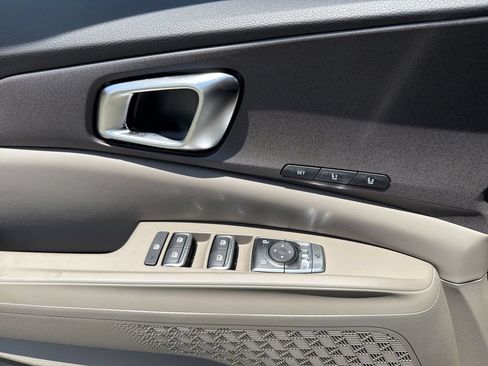 New 2026 Kia Carnival EX FWD image 36