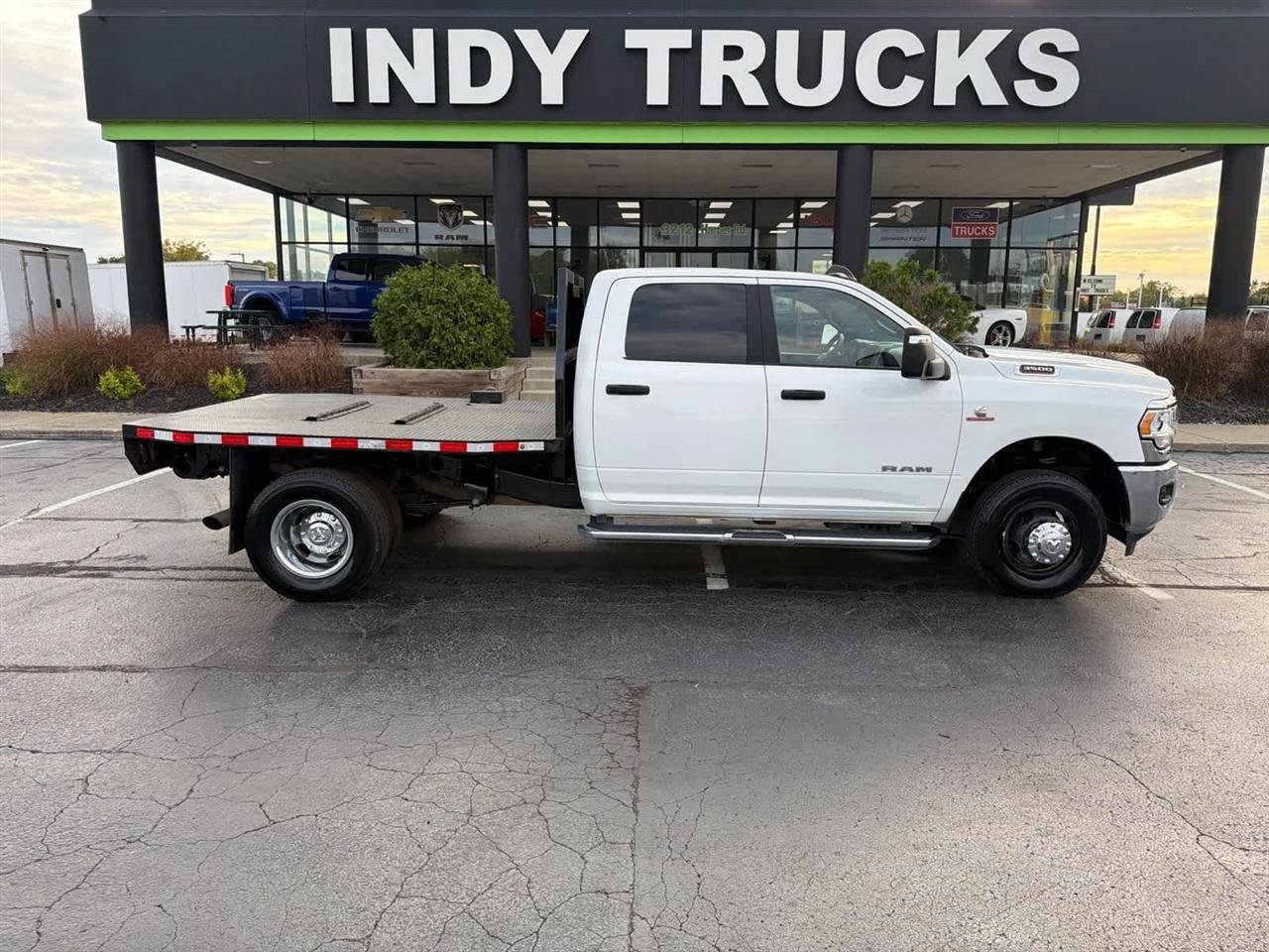 Used 2024 RAM 3500 Big Horn AWD/4WD image 4