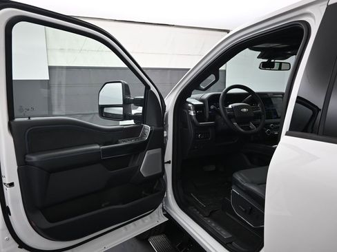 New 2026 Ford F250 Platinum AWD/4WD image 8