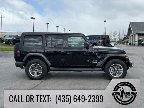 Used 2022 Jeep Wrangler Unlimited Sahara w/ LED Lighting Group AWD/4WD image 6