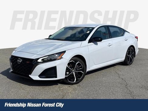 Used 2024 Nissan Altima 2.5 SR image 1